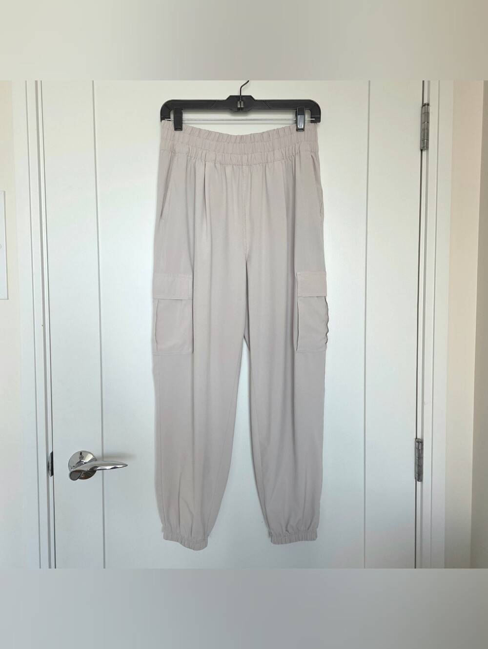 Vuori Women's Villa Cargo Jogger w/Minor Flaws - Large - Cream (Suede?) - VW4056